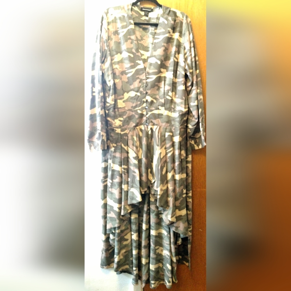Ashley Stewart Camouflage Hi Low Blouse w/Belt